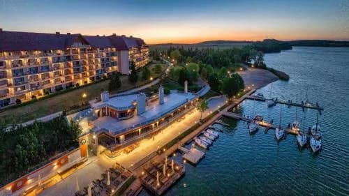 Ile pokoi ma hotel Gołębiewski w Mikołajkach? Zaskakujące szczegóły!